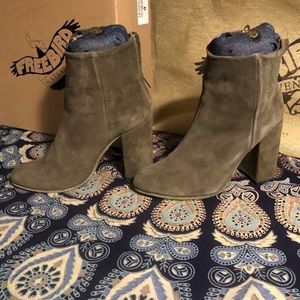 Freebird Harlo forest green suede booties